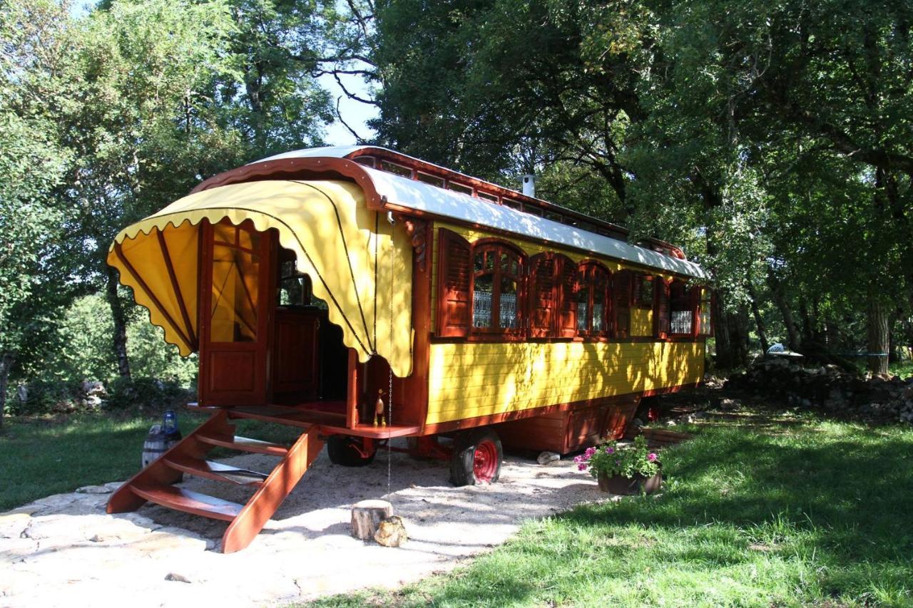 Bed and Breakfast les roulottes du LOT à Gramat Extérieur photo